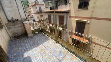 Appartamento di 87 m² con 3 locali a Carini