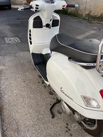 Piaggio Vespa 300 GTS - 2013