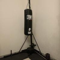 Sacco boxe Leone 30 kg + base angolare + pesi