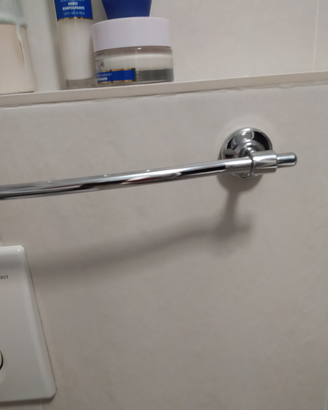 Porta asciugamani in acciaio inox. Cm 35