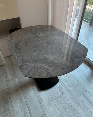 Tavolo allungabile di designer