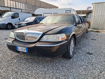 Limousine Lincoln Town car, V8 benzina 4600cc