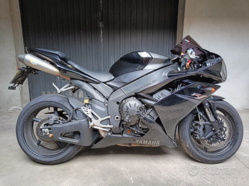 Yamaha R-1 2007