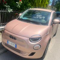 FIAT La nuova 500 Icon Berlina elettrica rose gold