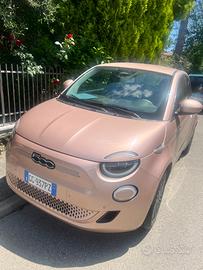 FIAT La nuova 500 Icon Berlina elettrica rose gold