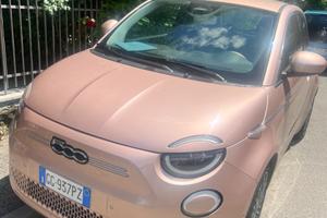FIAT La nuova 500 Icon Berlina elettrica rose gold