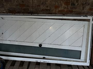 Portoncino in metallo e vetro