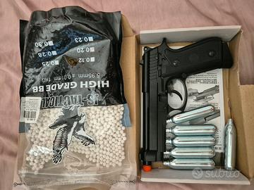 Pistola softair kwc pt92 Co2 