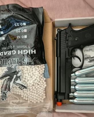 Pistola softair kwc pt92 Co2 