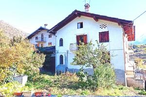 CASA SEMINDIPENDENTE A SAINT-PIERRE