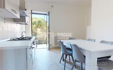 Stanza - Camera a Bari Via Giulio Petroni 3 locali