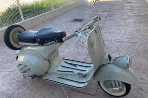 Vespa Faro Basso