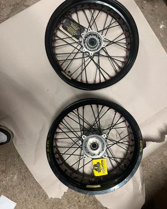 Cerchi motard 17 pollici