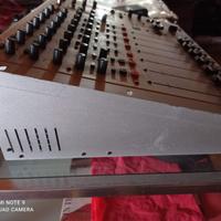 mixer analogico 7 canali Behringer