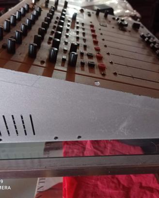 mixer analogico 7 canali Behringer