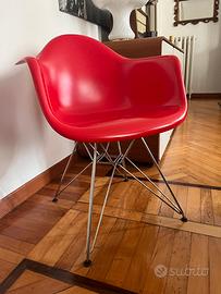 Poltroncina vintage rossa stile Eames