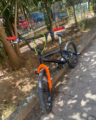 BICICLETTA BMX