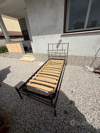 2 Letti singoli con spalliera