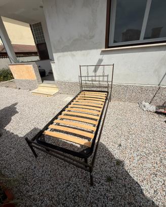 2 Letti singoli con spalliera