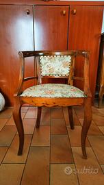 sedia antica  imbottita con braccioli