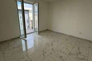 Appartamento di 105 m² con 2 locali e box auto a S