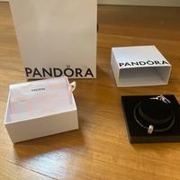 Braccialetto Pandora in pelle + Charm