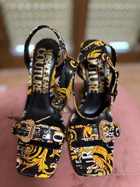 Scarpe eleganti da donna Versace Jeans Couture