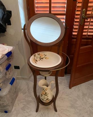 Mobiletto per camera da letto con lavabo