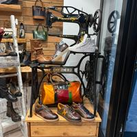 Macchina da cucire per calzature e capi in pelle