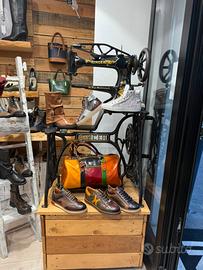 Macchina da cucire per calzature e capi in pelle