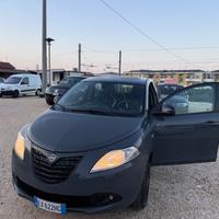 Lancia Ypsilon 0.9 TwinAir 85 CV 5 porte Metano