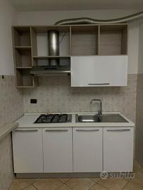 U R G E N T E Cucina completa con elettrodomestici