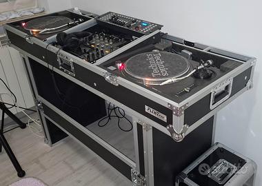 coppia Technics 1210 mk2 e Pioneer DJM 700