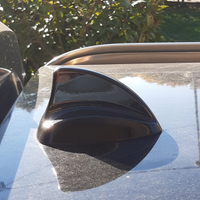 Antenna a pinna da tetto per auto