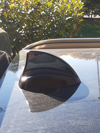 Antenna a pinna da tetto per auto
