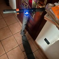 Monopattino 25/h Xiam