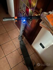 Monopattino 25/h Xiam