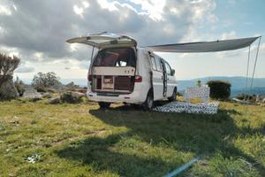 Hyundai H-1 2.5 CRDi camperizzato artigianalmente