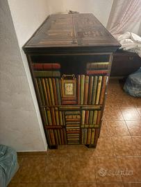 Comò Cassettone Vintage Trompe l'Oeil Libreria