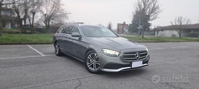 MERCEDES E200 CDI DIESEL PREMIUM FULL OPTIONAL 