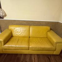 Divano artigianale in vera pelle