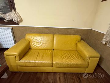 Divano artigianale in vera pelle