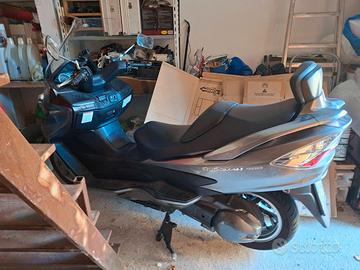 scooter Suzuki Burgman 400 25 kw 36 cv