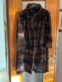 cappotto di visone marrone scuro