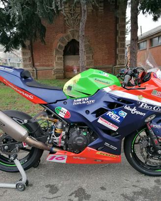 KAWASAKI NINJA 400 KRT Racing PRONTO PISTA