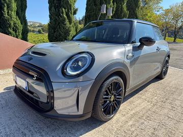 Mini All Electric Cooper SE Favoured
