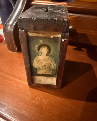 Antica Cassetta Elemosine (Bossolo) in Legno