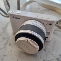 Nikon 1 J1 + kit lens