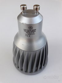 Lampada LED attacco GU 10