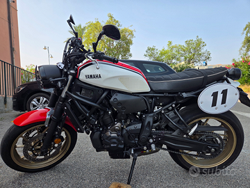 XSR 700 abs Akrapovic pari al nuovo